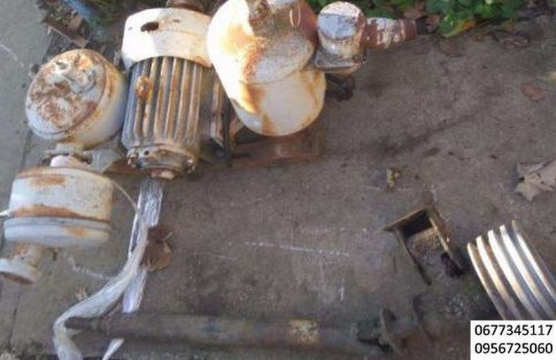 Насос вакуумный на цементовоз, муковоз. ВР-8/2, Насос вакуумный (компрессор) ВР8/2,5 предназначен для установки на аэрозольтранспорт сыпучих материалов (цементовозы, муковозы, кормовозов и др. ).Компрессор роторный ВР-8/2Насос вакуумный на цементовоз, муковоз. ВР-8/2 Насос вакуумный (компрессор) ВР8/2,5